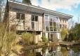 Einfamilienhaus mit Pultdach u. Glaswandkonstruktion